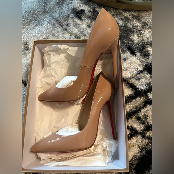 Brand New! Never worn. Box and extra taps included. Size40. Patent leather. - Picture 9 of 16